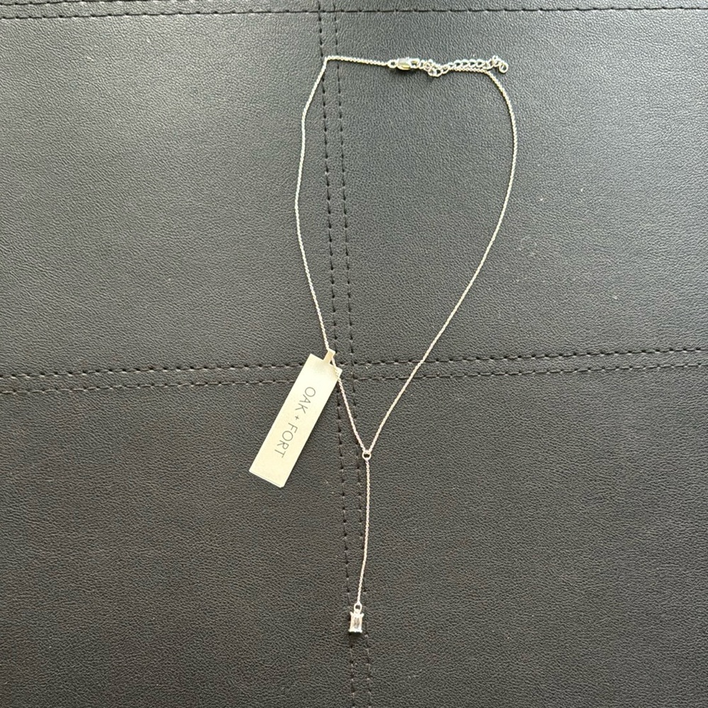 Oak and fort Necklace